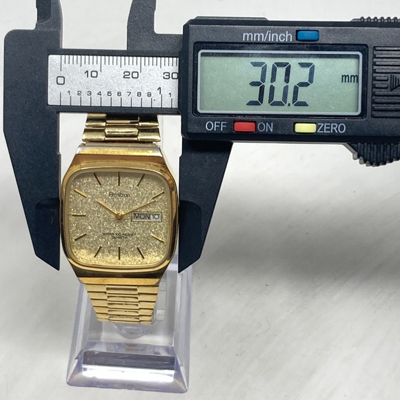 Vtg Armitron Watch Men 30mm Gold Tone Day Date Glitter Stretch Band New Battery - Picture 11 of 15